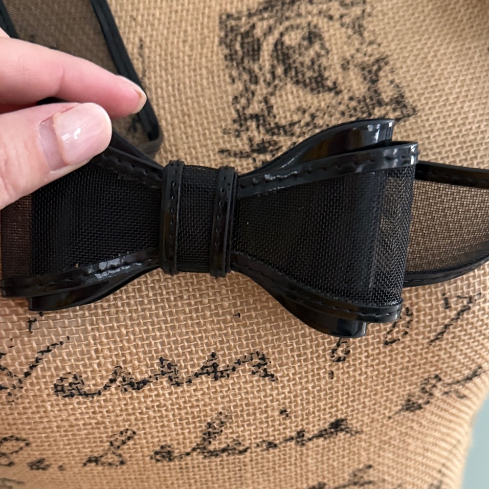 White House black market belt